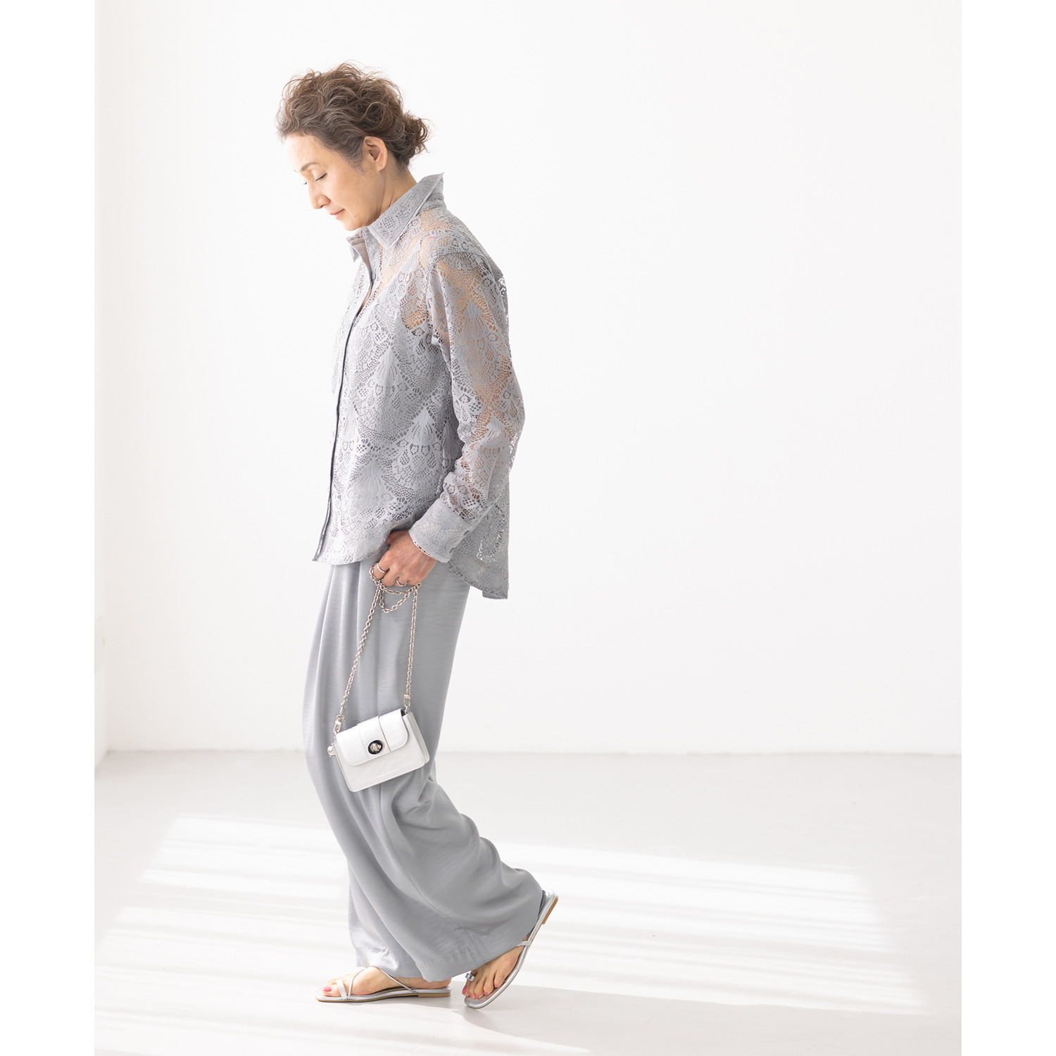 アンドスピカ リラックススタイル ワイドサテンパンツ