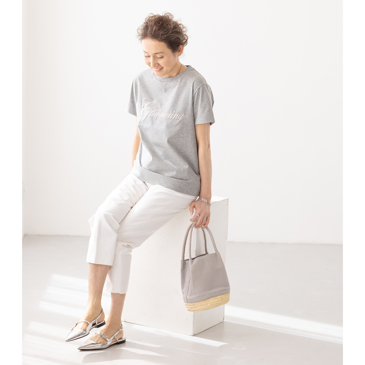 アンドスピカ 吸水速乾 エンブロイダリー コットン混プルオーバー