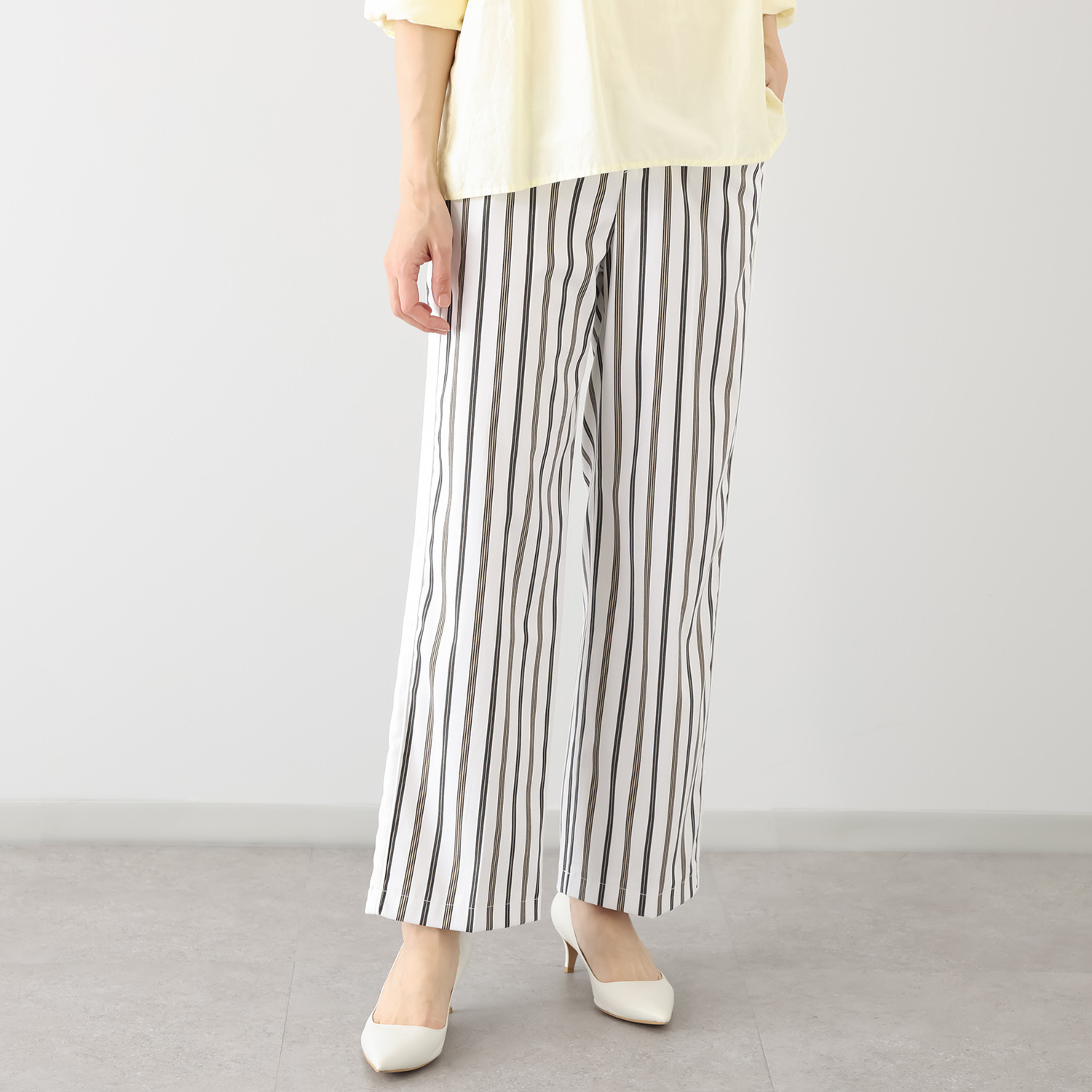 アンドスピカ サイドラインアクセント ストライプ ストレートパンツ