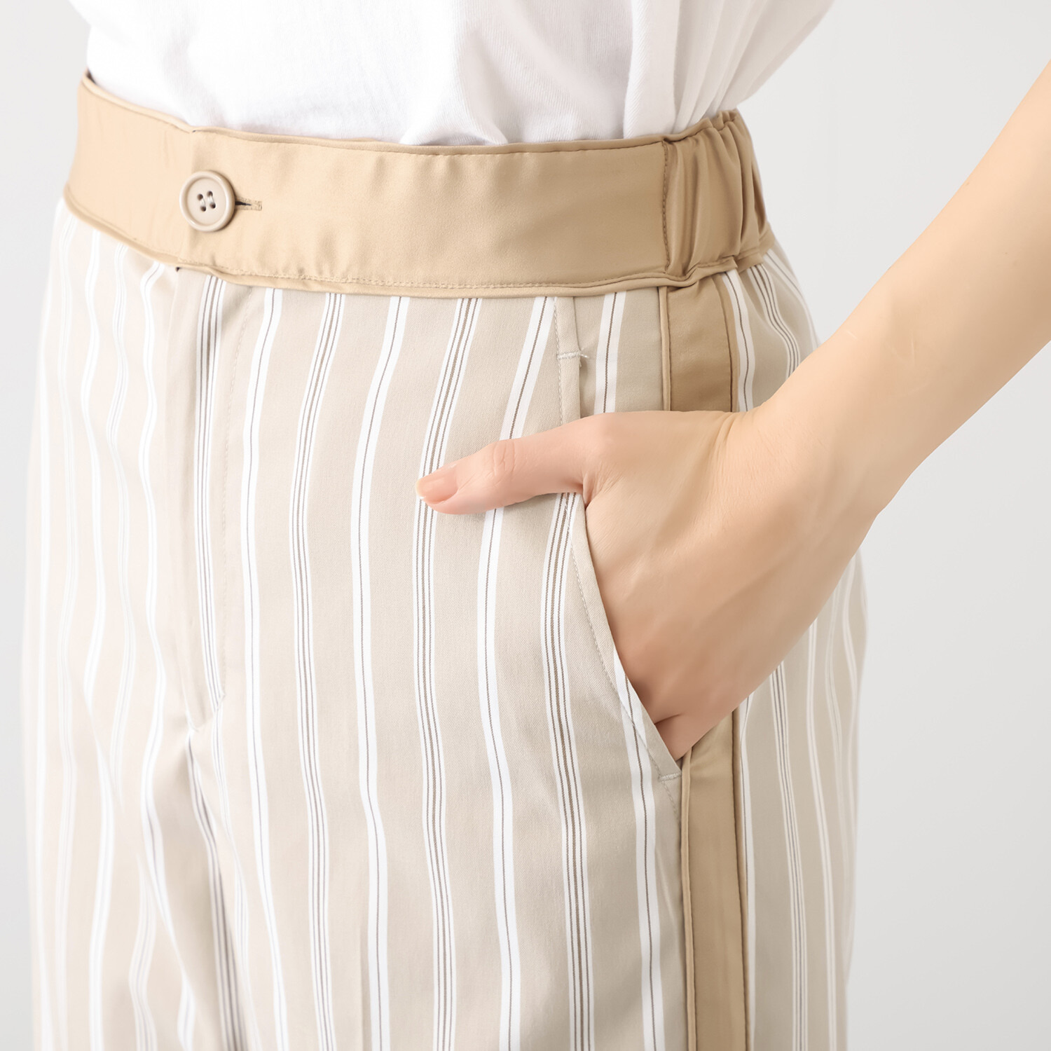 アンドスピカ サイドラインアクセント ストライプ ストレートパンツ