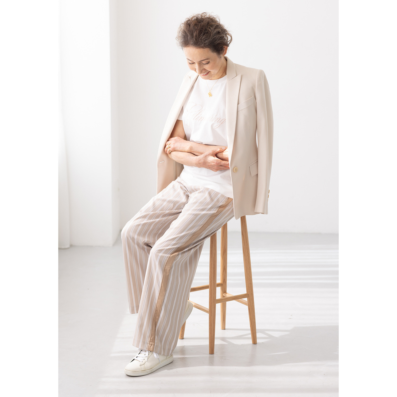 アンドスピカ サイドラインアクセント ストライプ ストレートパンツ