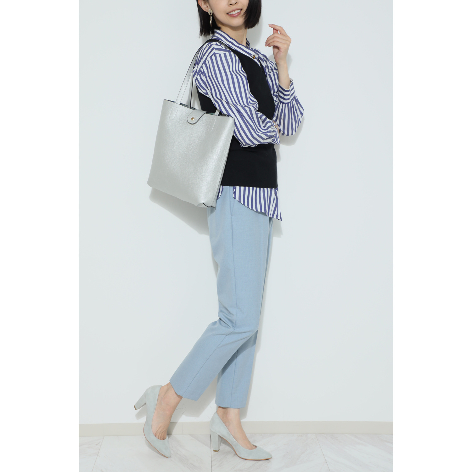 ラルジュ 波柄 リバーシブル　軽量 Ａ４トートバッグ