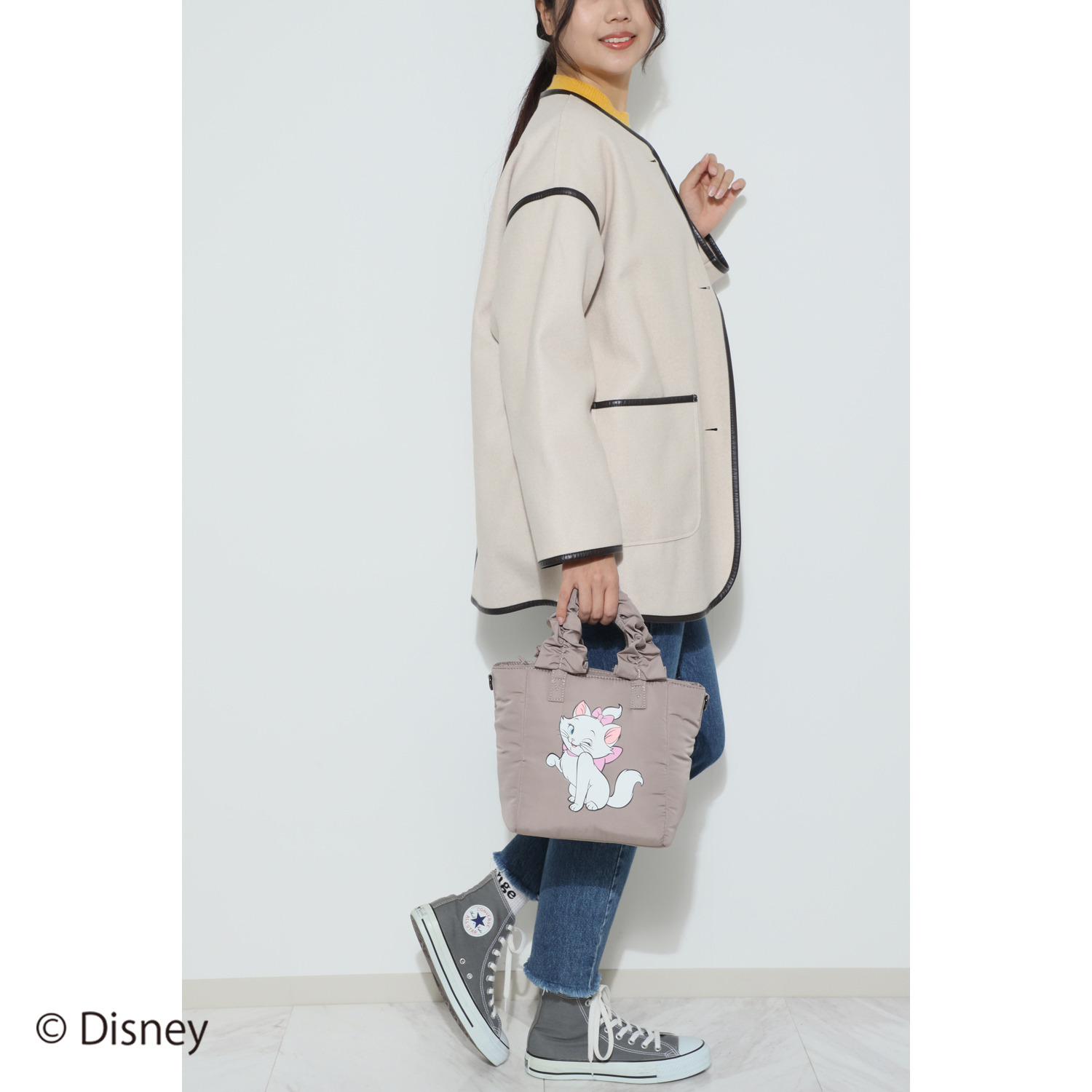 ベルモサ Ｄｉｓｎｅｙ　Ｍａｒｉｅ フリルハンドル ショルダーバッグ ＜Ｍ＞