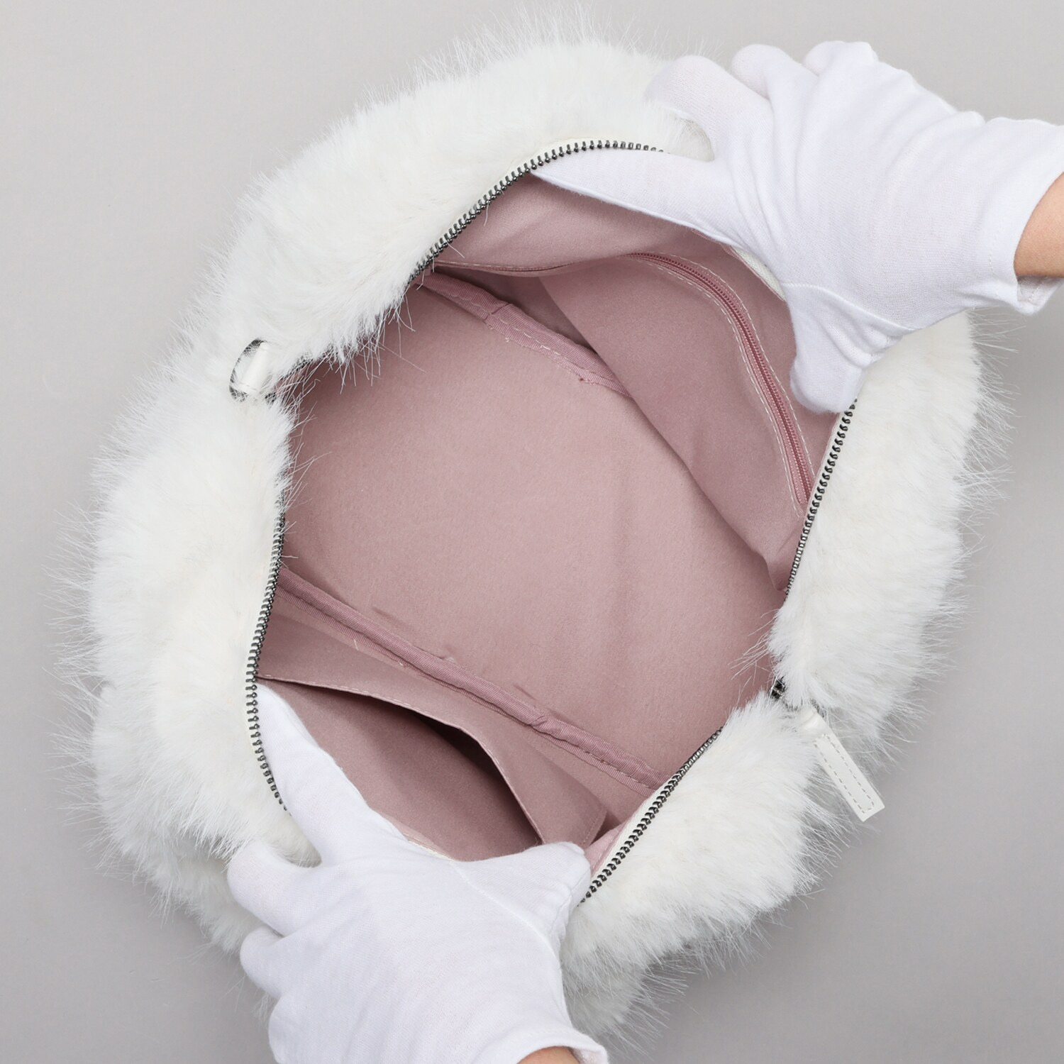 ベルモサ Ｄｉｓｎｅｙ　Ｍａｒｉｅ ふわふわフェイクファー ２ウェイ手提げバッグ ＜Ｍ＞