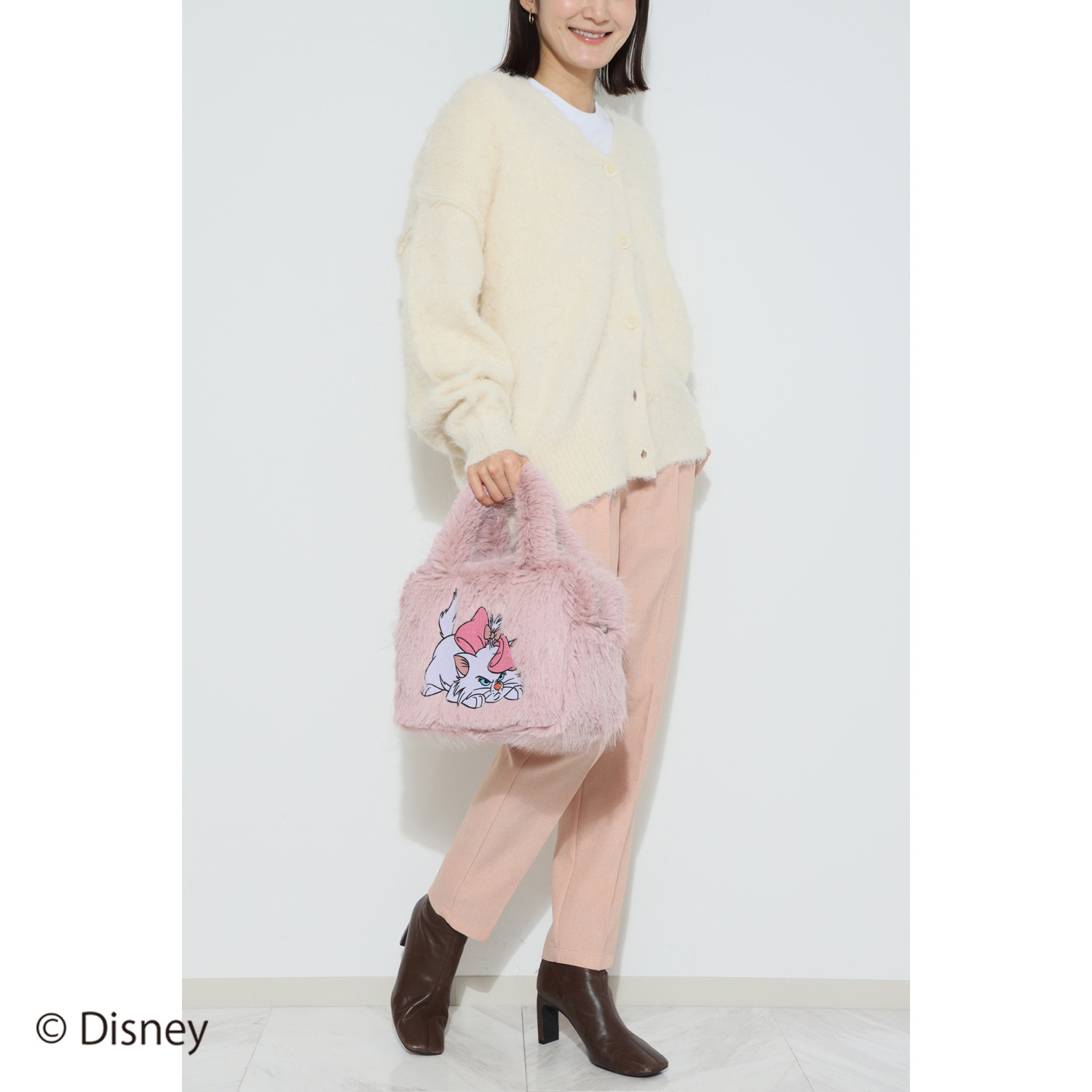 ベルモサ Ｄｉｓｎｅｙ　Ｍａｒｉｅ ふわふわフェイクファー ２ウェイ手提げバッグ ＜Ｍ＞