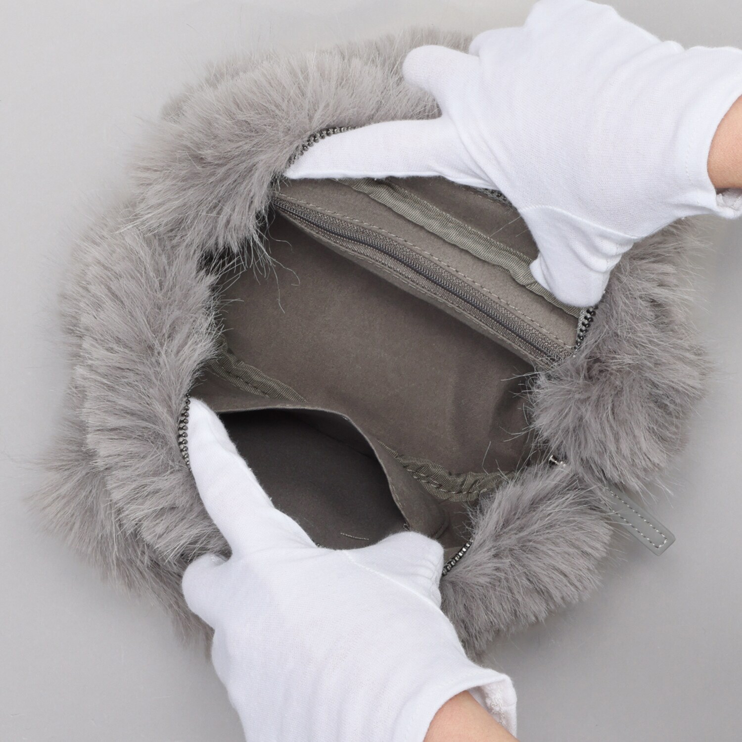 ベルモサ Ｄｉｓｎｅｙ　Ｍａｒｉｅ ふわふわフェイクファー ２ウェイ手提げバッグ ＜Ｓ＞