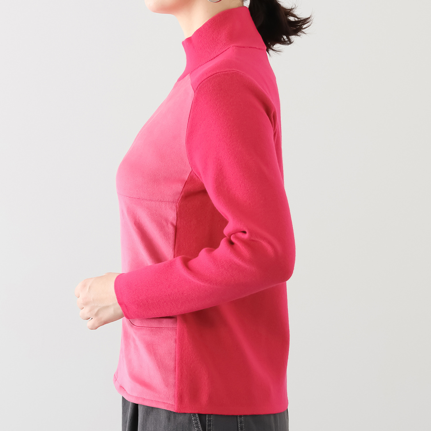 オジョウ スエード調が スローンレンジャー気分の タートルプルオーバー