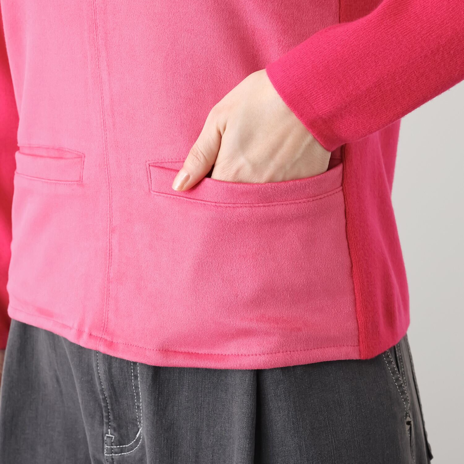 オジョウ スエード調が スローンレンジャー気分の タートルプルオーバー