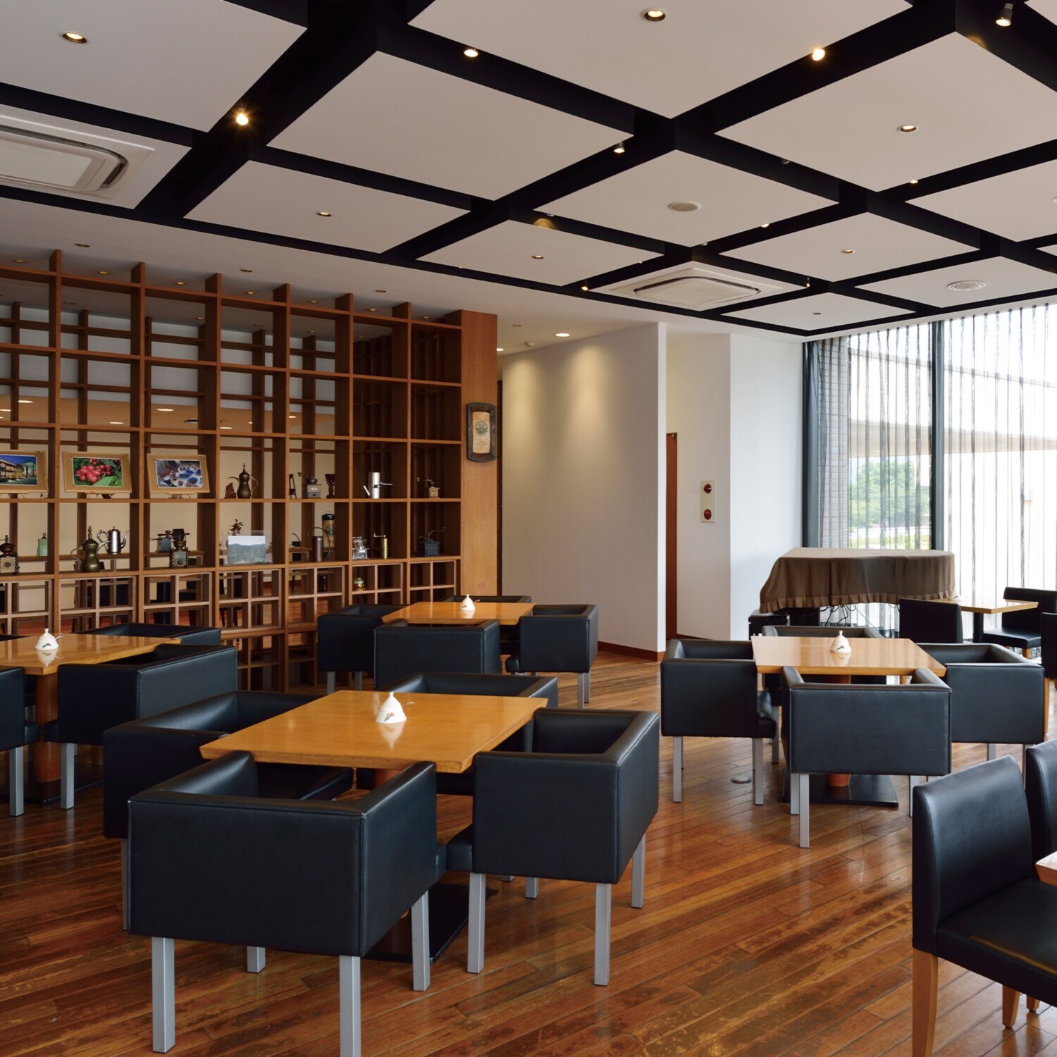 キューリグ Ｋカップ ブラックもミルク入りも 二刀流で楽しめる！ コクのあるコーヒー ４種セット