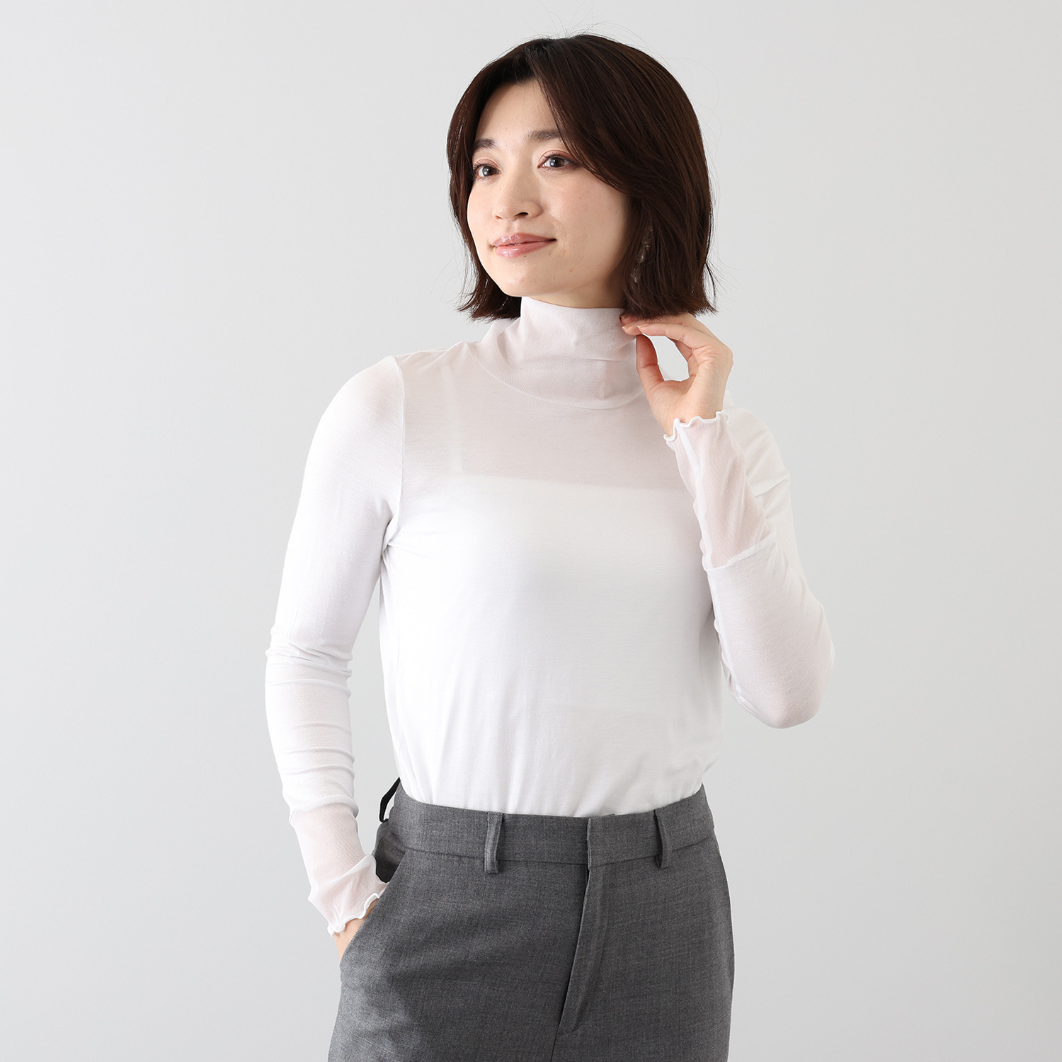 アンリック　オー　ブルー シルキーベア天竺 チュールアクセント ハイネックプルオーバー