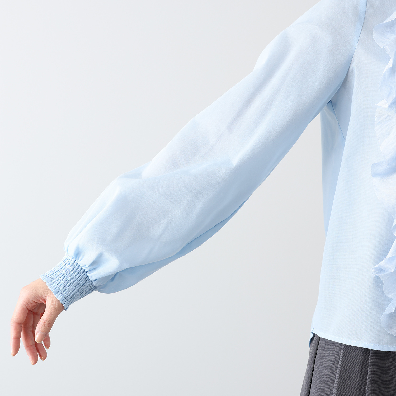 アンブリエ 異素材フリル デザインブラウス