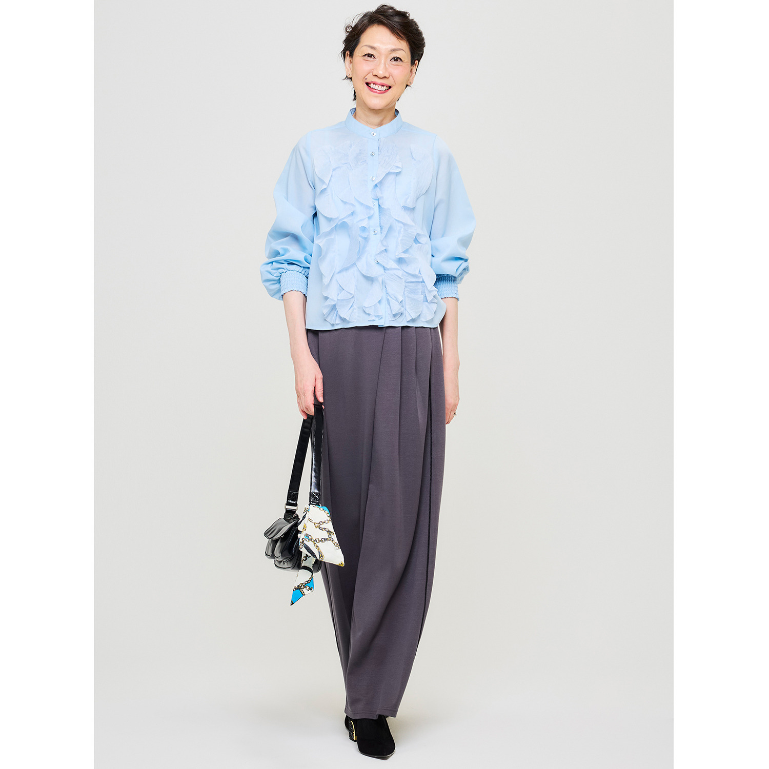 アンブリエ 異素材フリル デザインブラウス