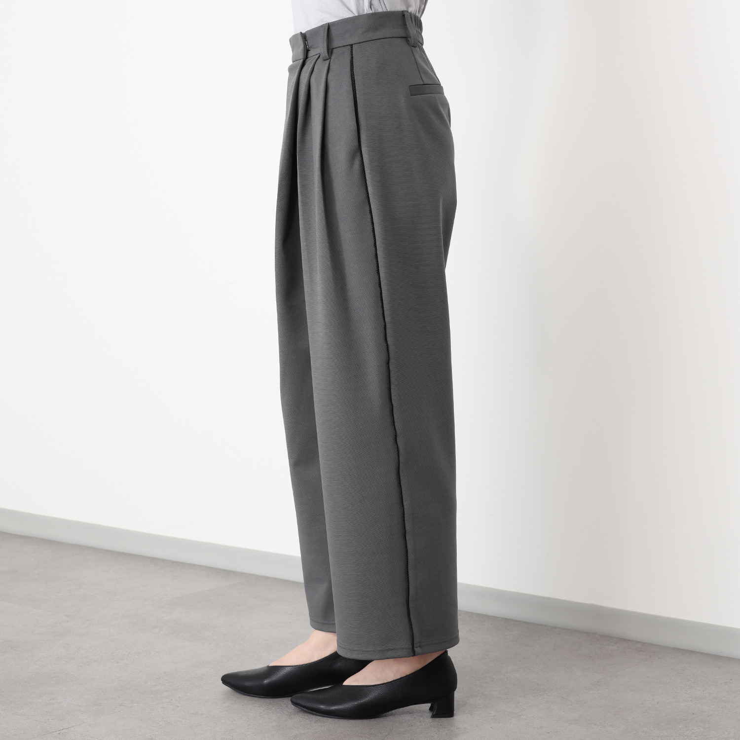 アンブリエ 美ライン ラップ風 ワイドパンツ