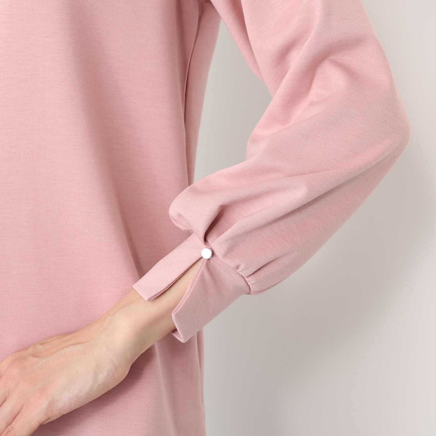 アンブリエ 着回し力抜群 襟アクセント プルオーバー