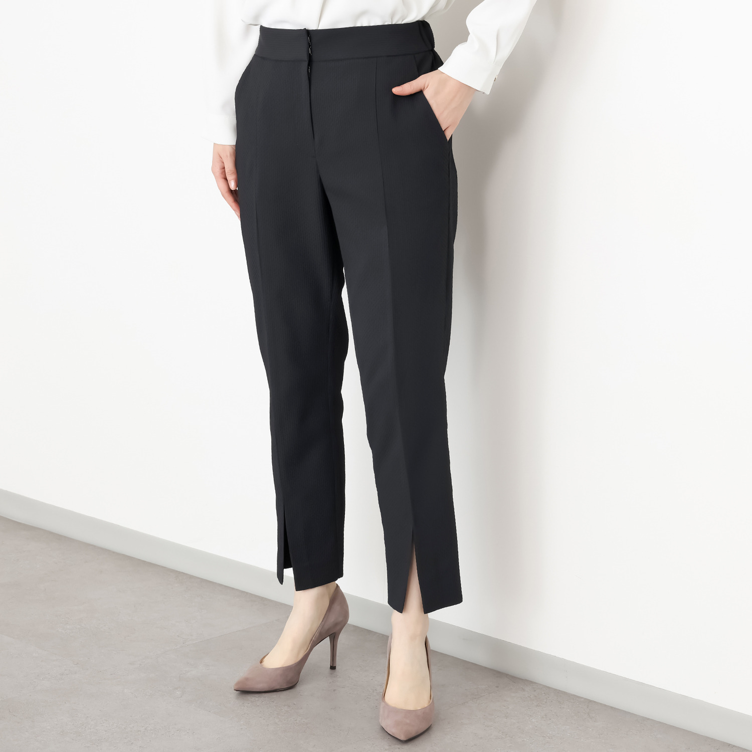 イフェメル／ ダブルフェーストーキョー 前裾スリット テーパードパンツ