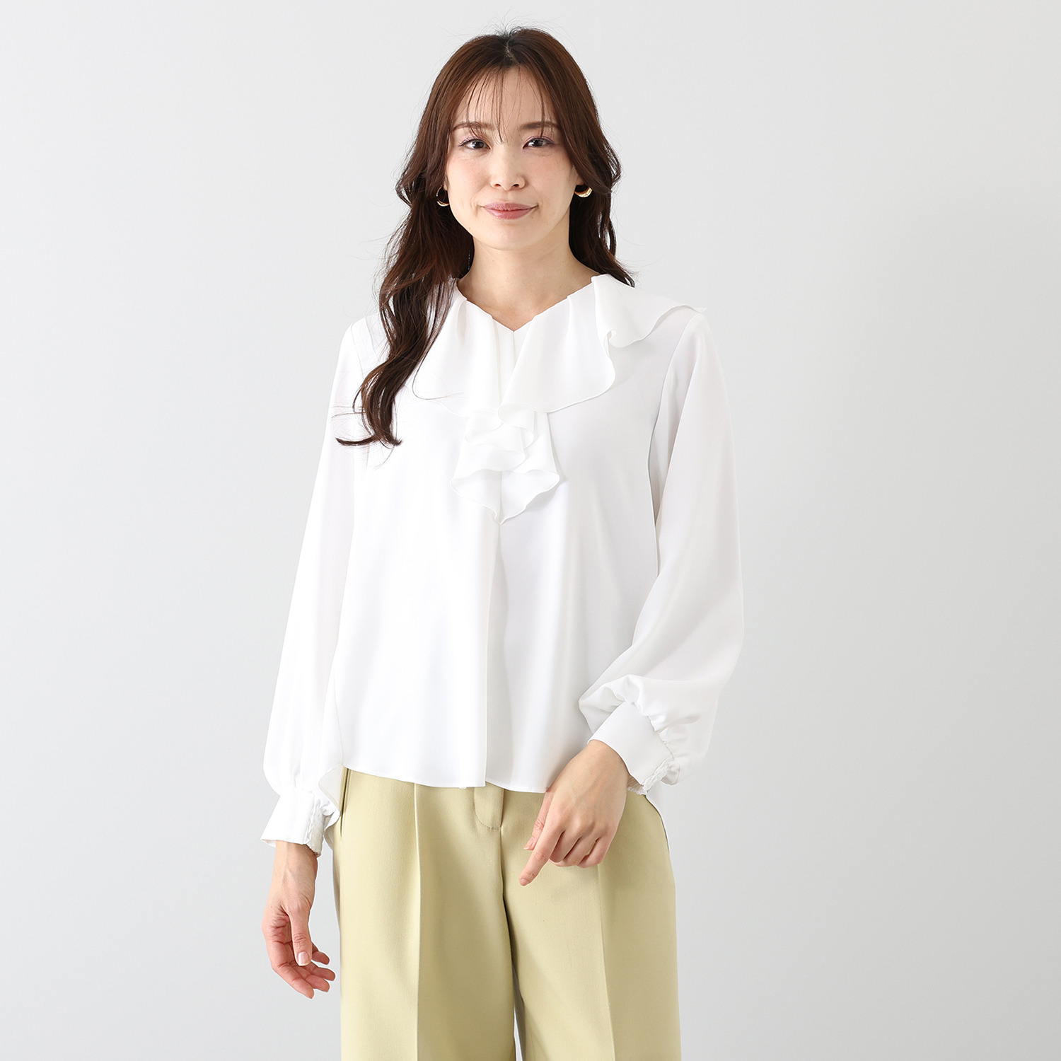 イフェメル／ ダブルフェーストーキョー アムンゼン ラッフルブラウス