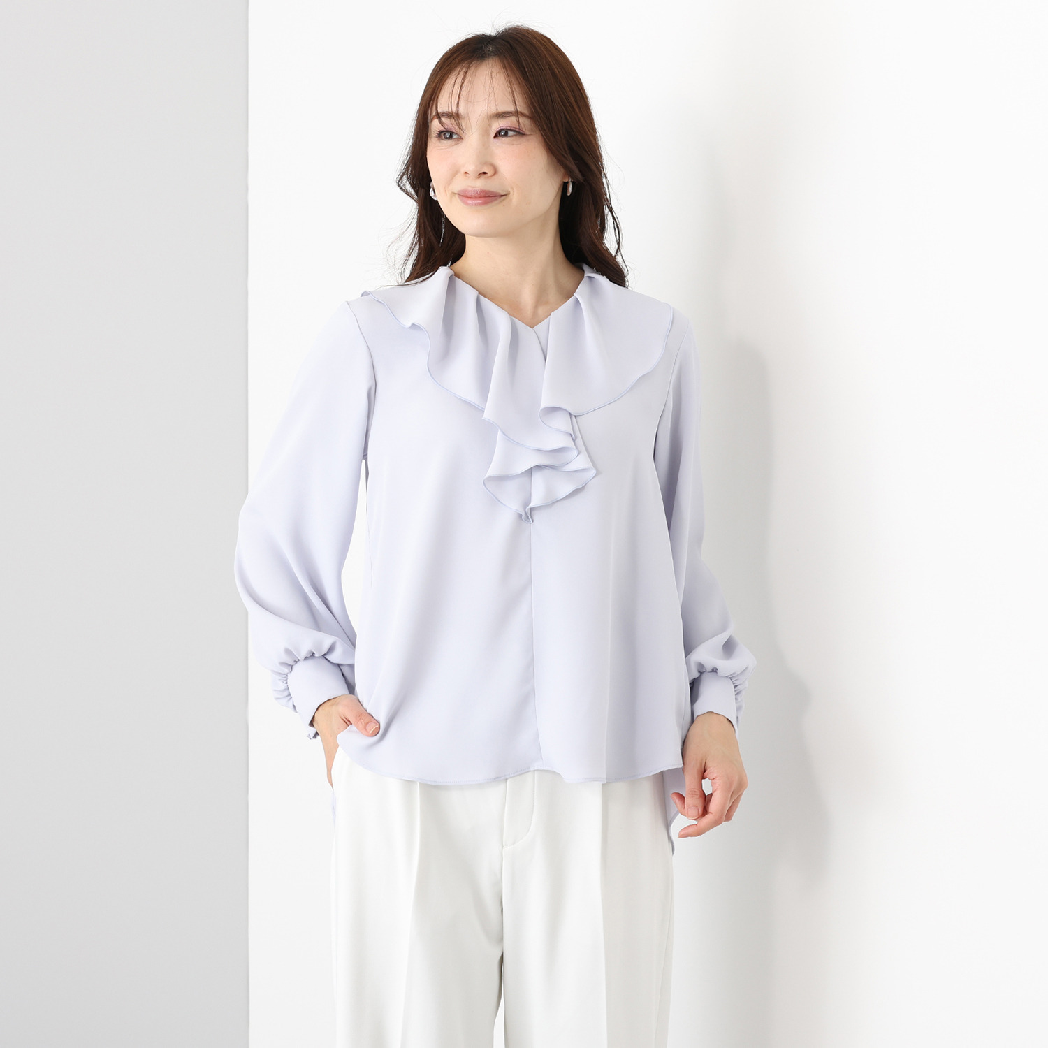 イフェメル／ ダブルフェーストーキョー アムンゼン ラッフルブラウス