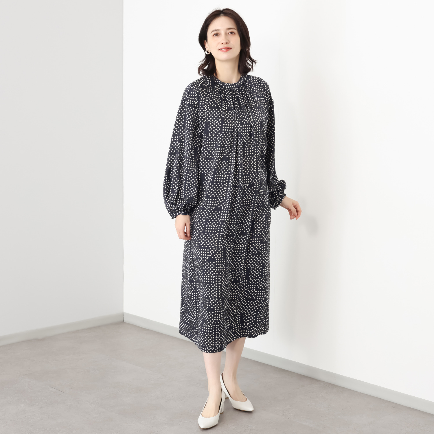 スタイル・ラヴィー ドットプリント ギャザーアクセント ワンピース