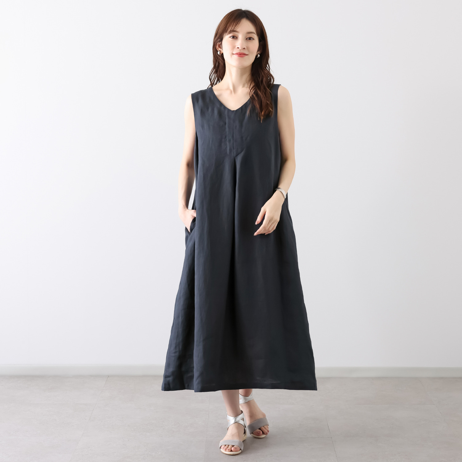 ゼラールスポーツ フレンチリネン１００％ しなやか＆ソフト仕上げ きれいＶネック フレアーワンピース