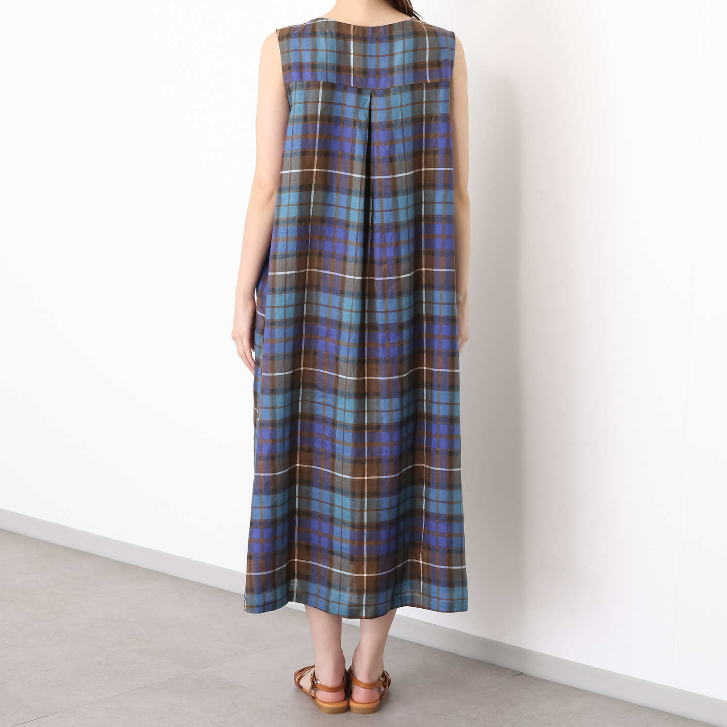 ゼラールスポーツ フレンチリネン１００％ しなやか＆ソフト仕上げ きれいＶネック フレアーワンピース