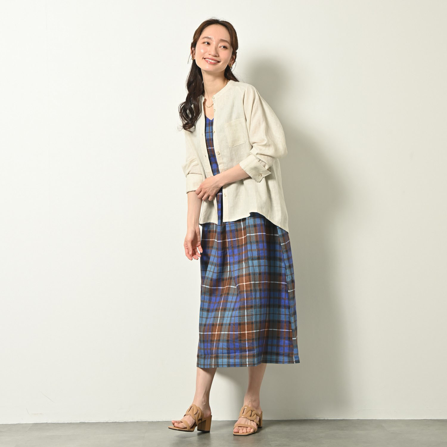 ゼラールスポーツ フレンチリネン１００％ しなやか＆ソフト仕上げ きれいＶネック フレアーワンピース