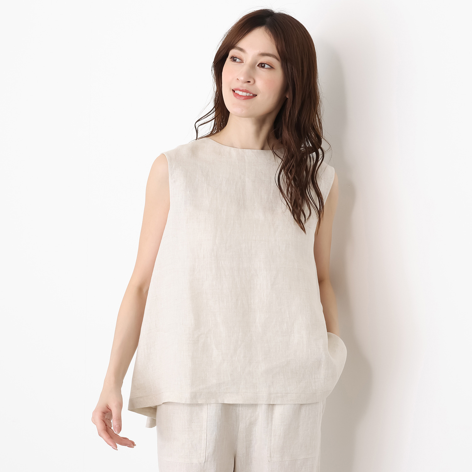 ゼラールスポーツ フレンチリネン１００％ しなやか＆ソフト仕上げ サイドタックアクセント ノースリーブプルオーバー