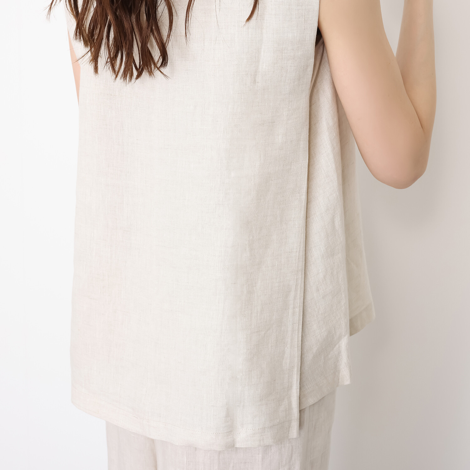 ゼラールスポーツ フレンチリネン１００％ しなやか＆ソフト仕上げ サイドタックアクセント ノースリーブプルオーバー