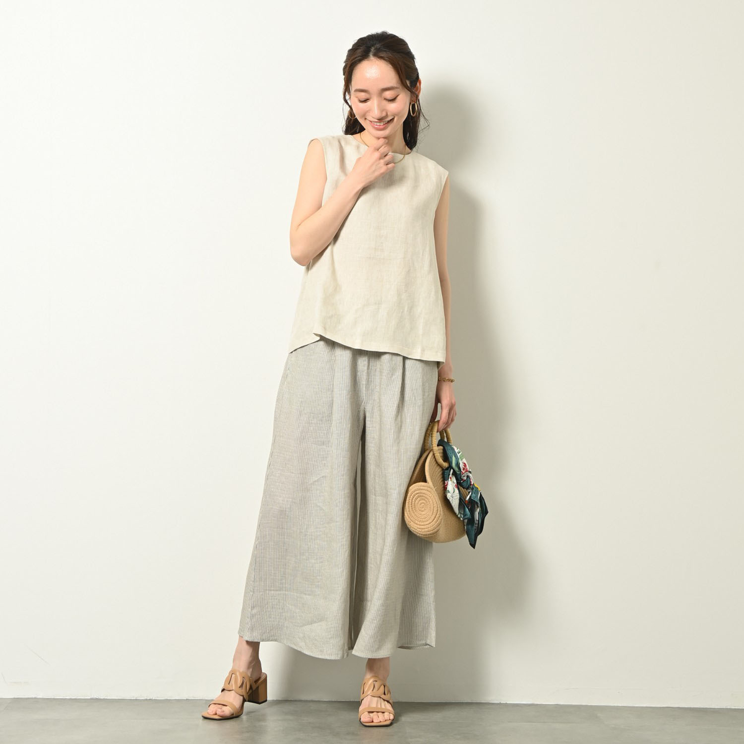 ゼラールスポーツ フレンチリネン１００％ しなやか＆ソフト仕上げ サイドタックアクセント ノースリーブプルオーバー