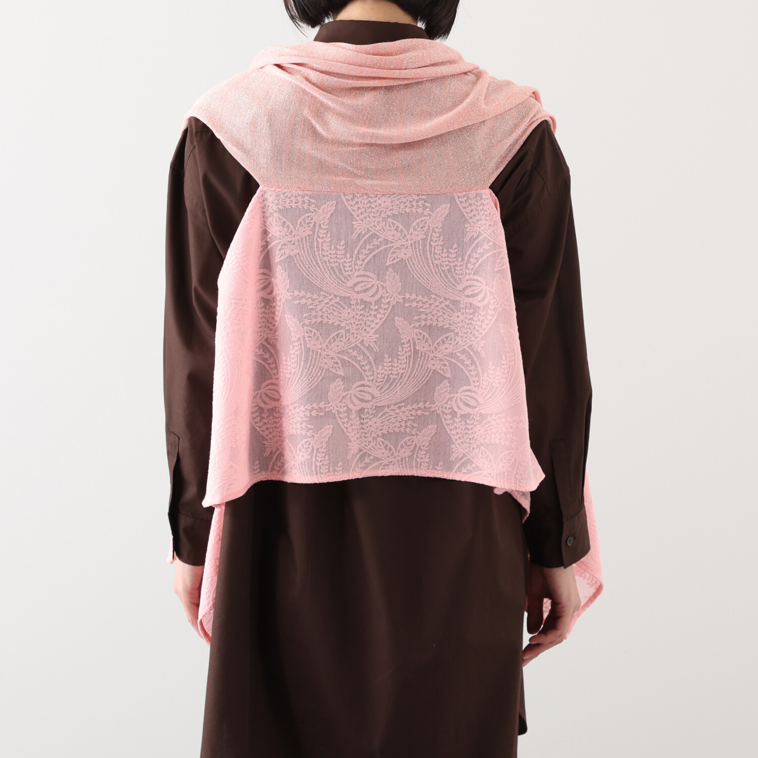 ミラ・ショーン レース×ラメ二ット ジレストール