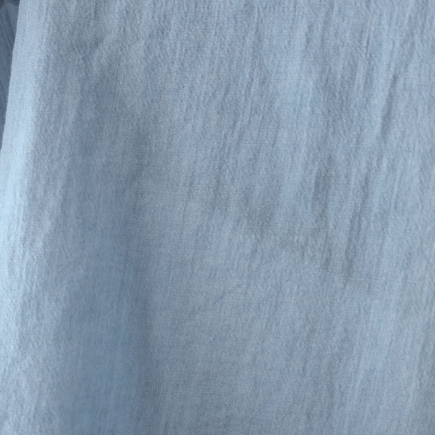 オン　ザ　エッジ 通年使える！ 重ねても映える！ こだわりのシアーデニム パーカーブラウスシャツ