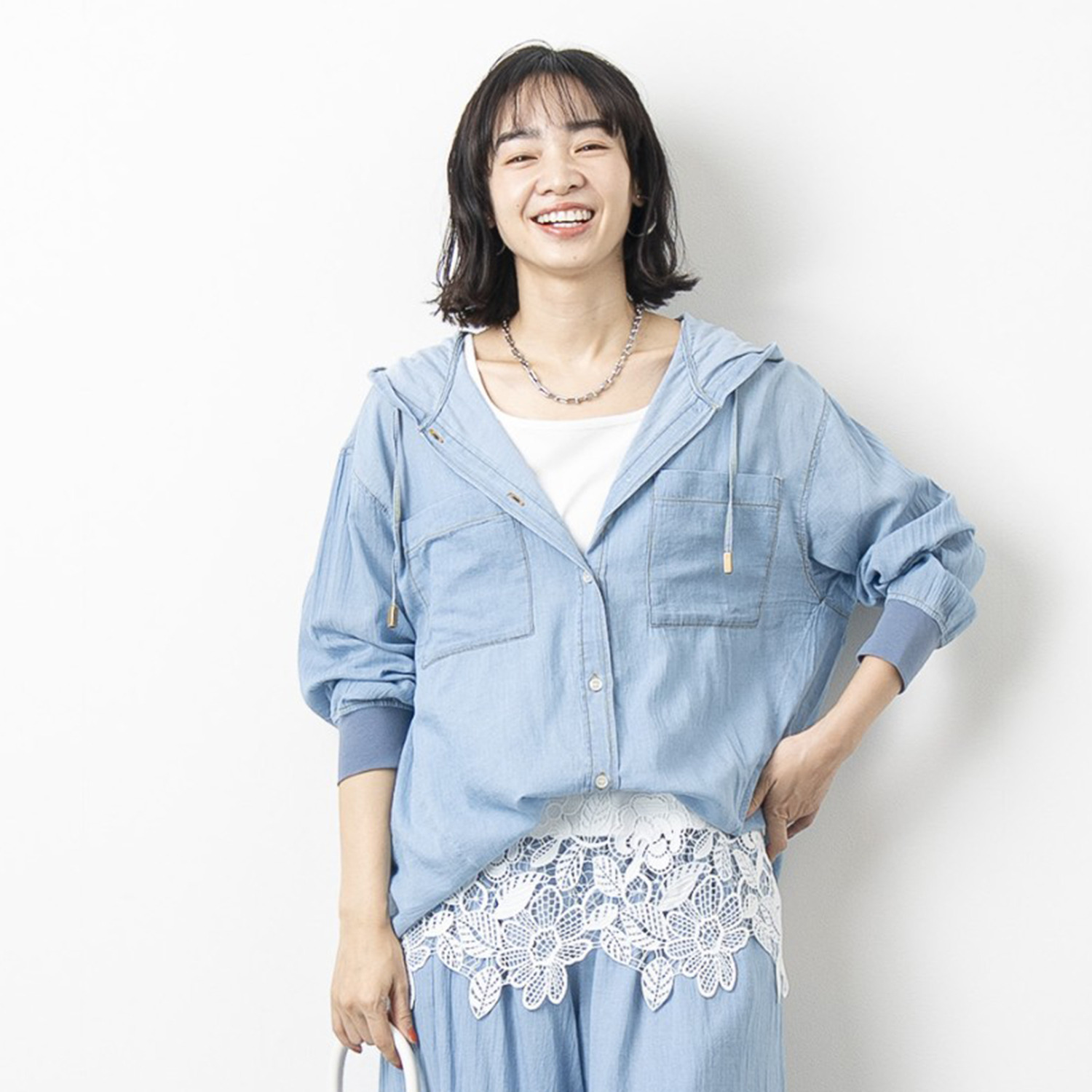 オン　ザ　エッジ 通年使える！ 重ねても映える！ こだわりのシアーデニム パーカーブラウスシャツ