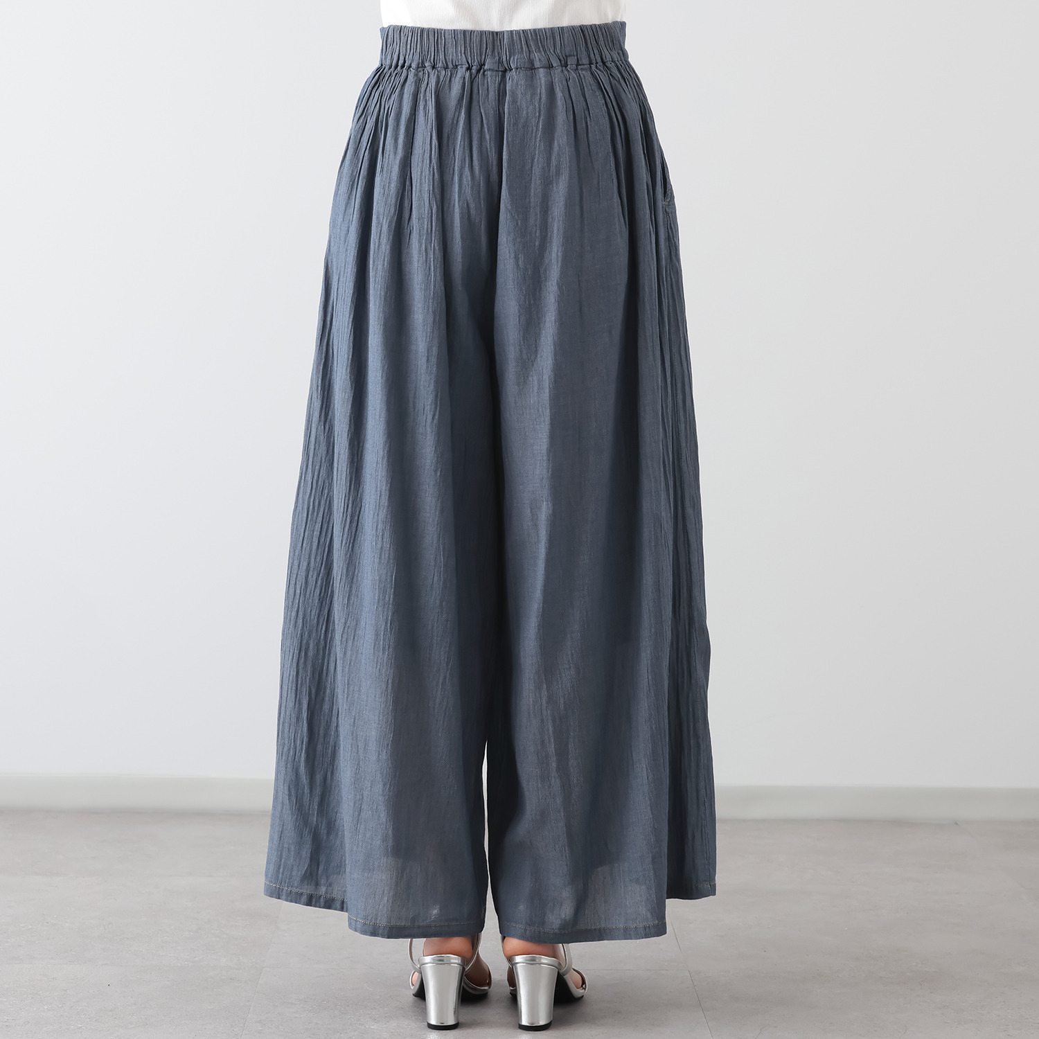 オン　ザ　エッジ エアリーで肌心地抜群 こだわりのシアーデニム ウエストタック ワイドパンツ