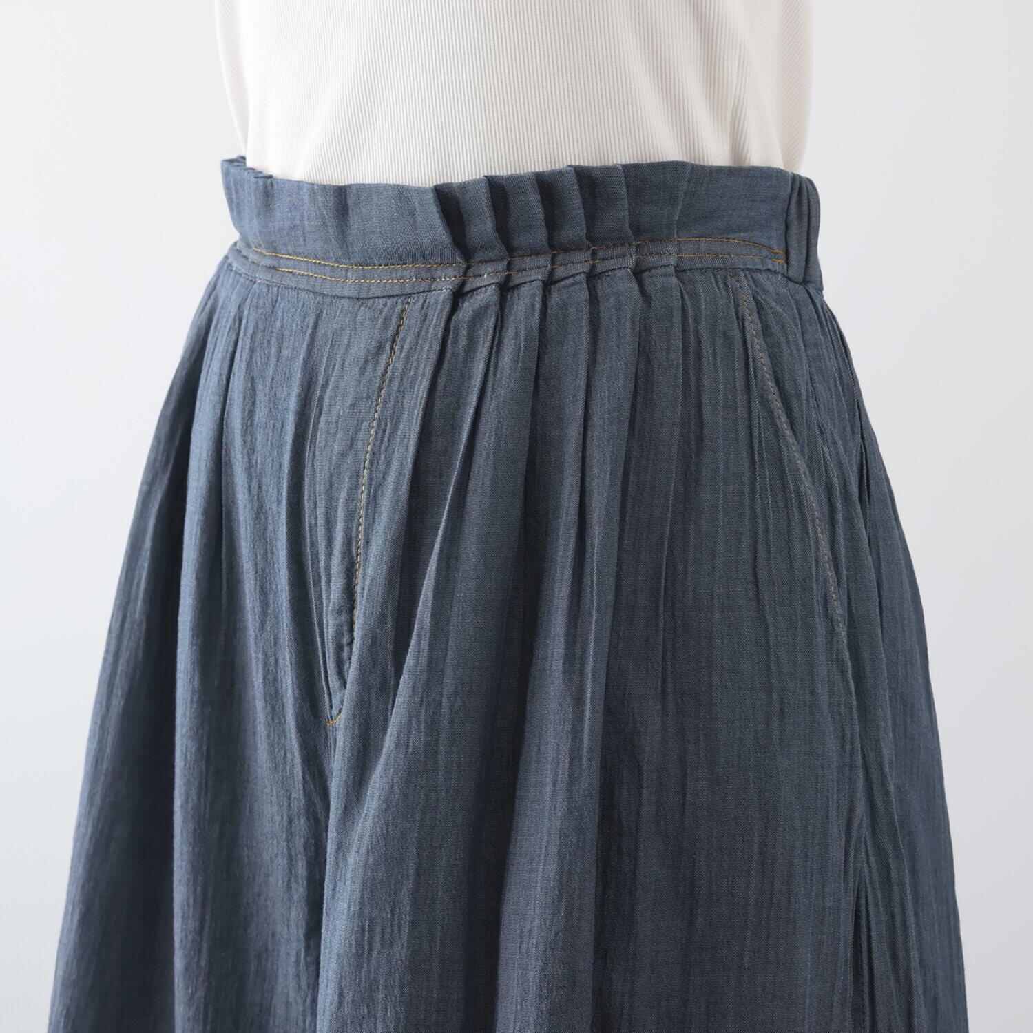 オン　ザ　エッジ エアリーで肌心地抜群 こだわりのシアーデニム ウエストタック ワイドパンツ