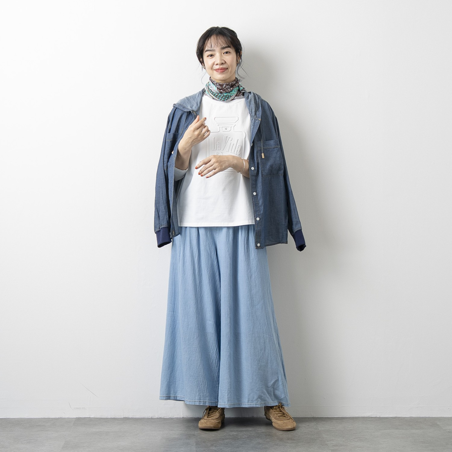 オン　ザ　エッジ エアリーで肌心地抜群 こだわりのシアーデニム ウエストタック ワイドパンツ