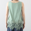 オン　ザ　エッジ フラワー＆ リーフモティーフ ケミカルレースが美しい スクエアーネック タンクトップ