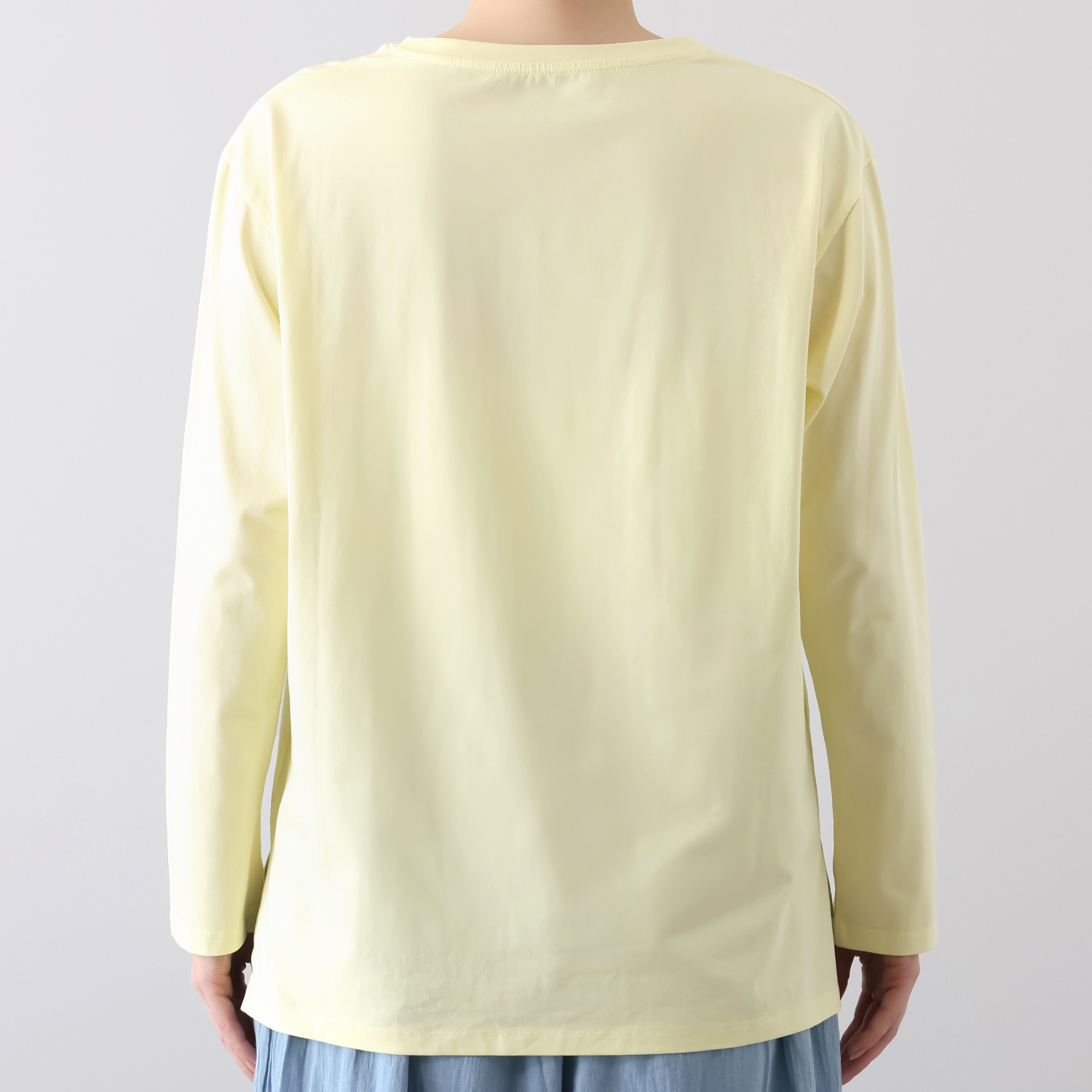 オン　ザ　エッジ 立体モティーフが新鮮 エンボス＆ラインストーン こなれ見え長袖Ｔシャツ