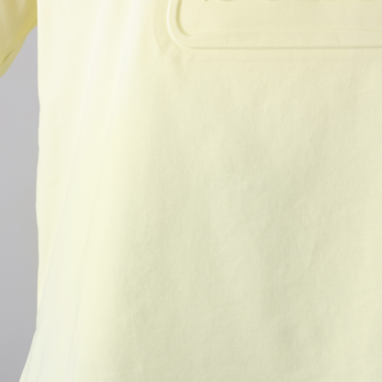 オン　ザ　エッジ 立体モティーフが新鮮 エンボス＆ラインストーン こなれ見え長袖Ｔシャツ