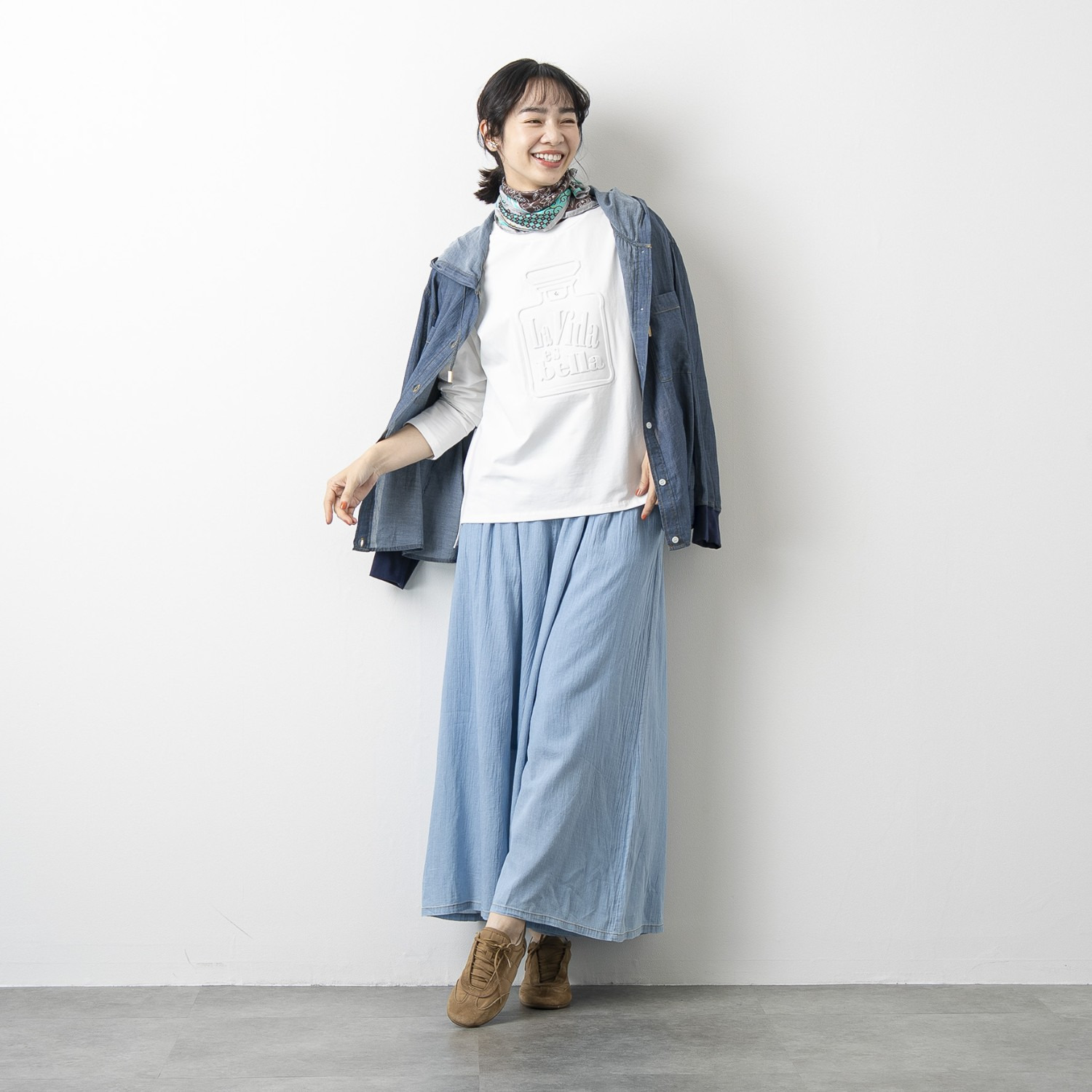 オン　ザ　エッジ 立体モティーフが新鮮 エンボス＆ラインストーン こなれ見え長袖Ｔシャツ