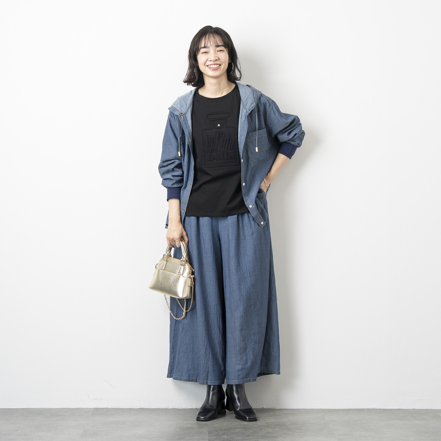 オン　ザ　エッジ 立体モティーフが新鮮 エンボス＆ラインストーン こなれ見え長袖Ｔシャツ