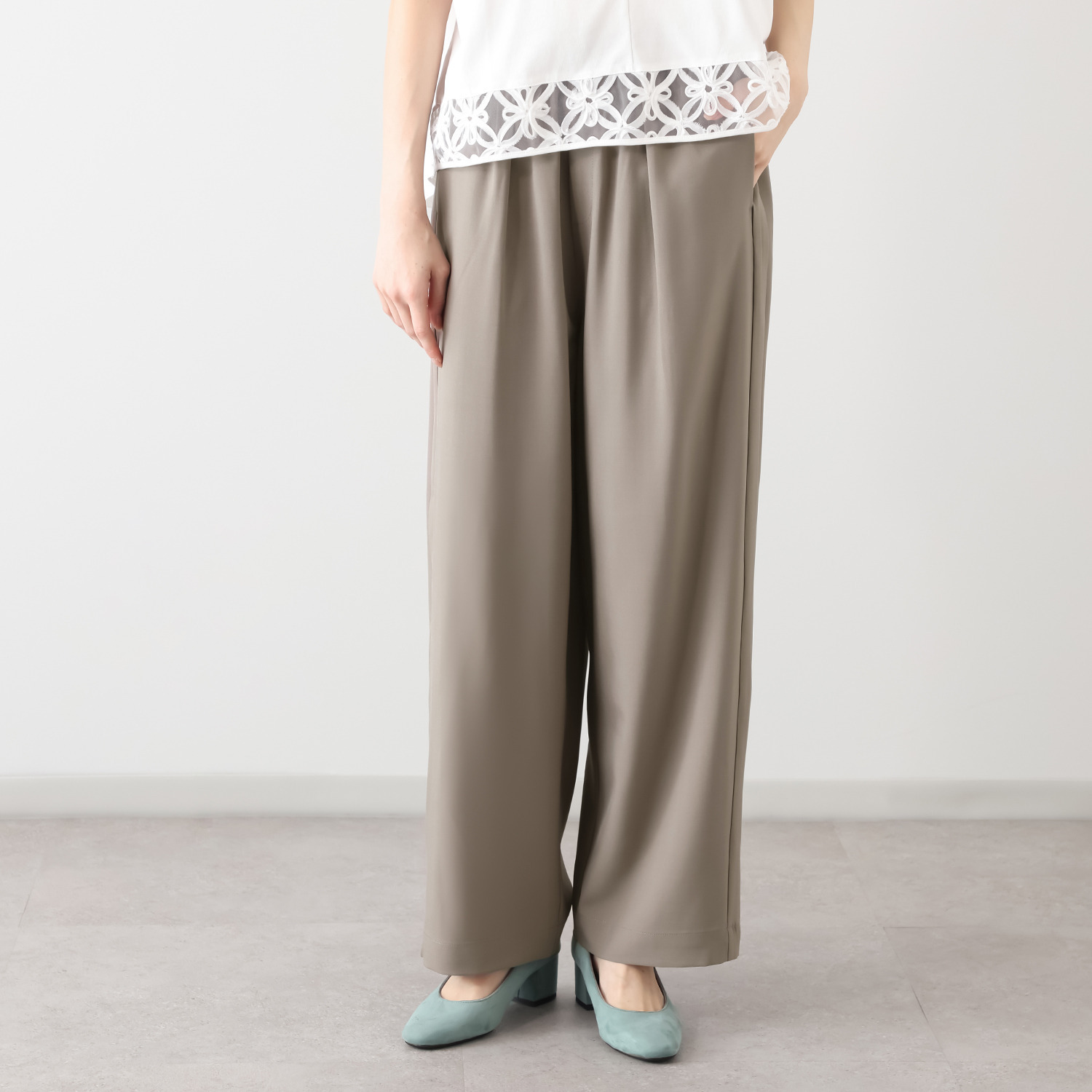 スタイル・ラヴィー 切替アクセント ストレッチが効いた イージーパンツ