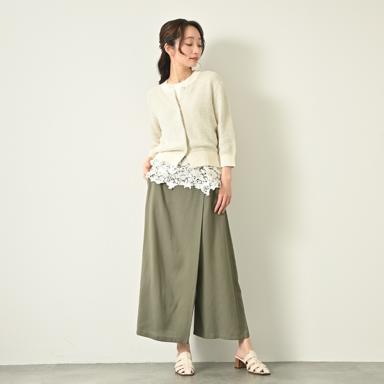 元町ゼラール ギザコットン混 プレーティングジャージー 華やかレーストリミング ノースリーブプルオーバー