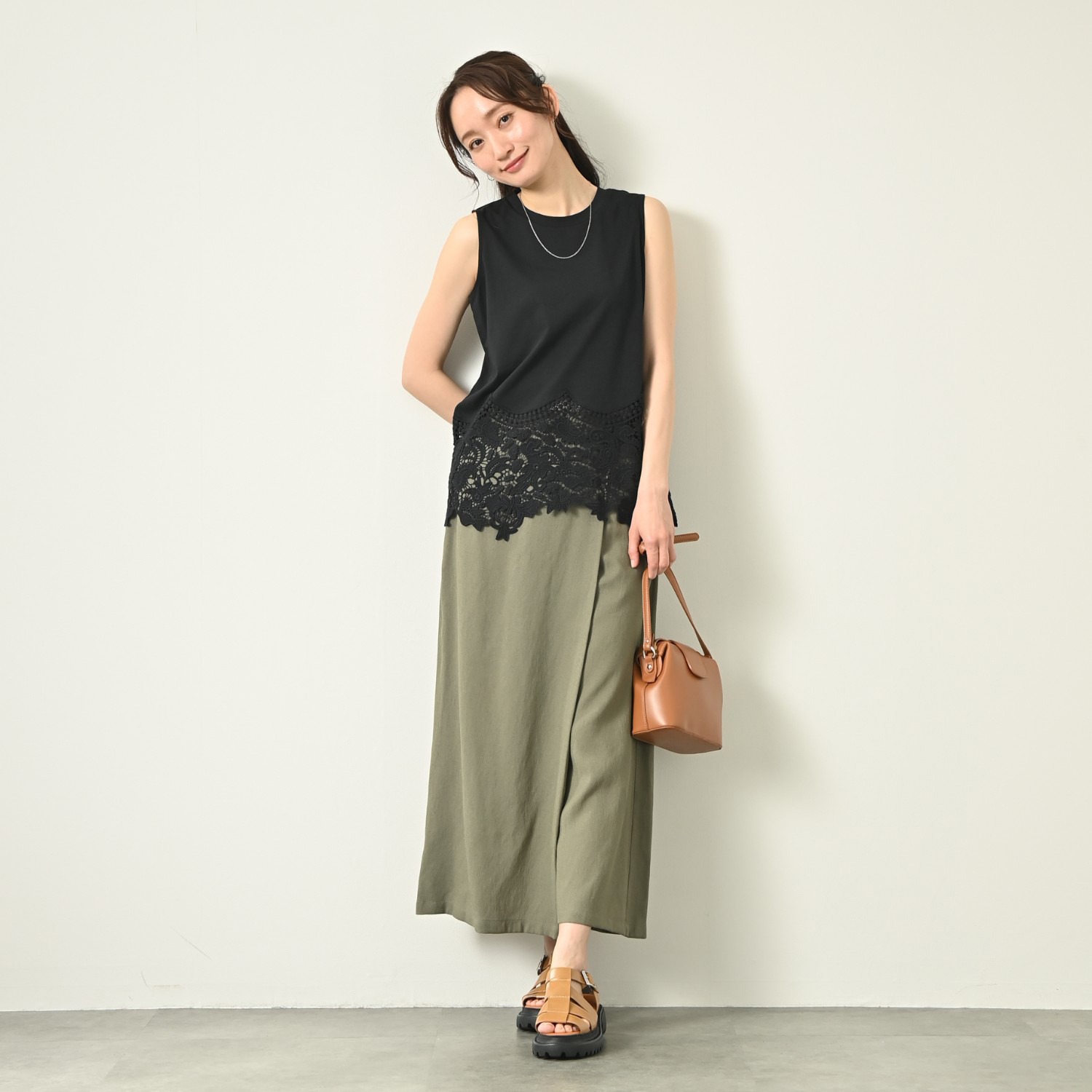 元町ゼラール ギザコットン混 プレーティングジャージー 華やかレーストリミング ノースリーブプルオーバー