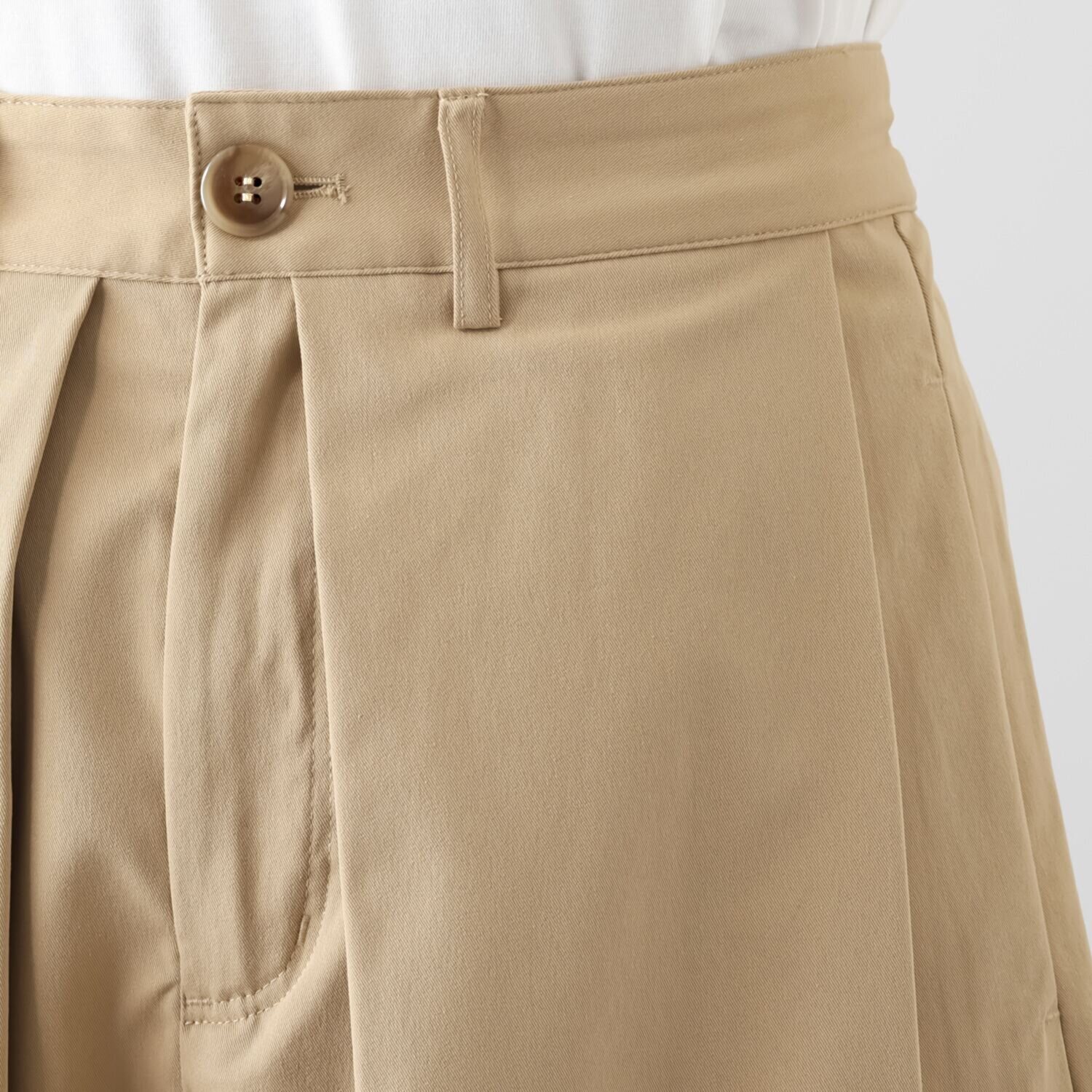 元町ゼラール しなやかチノ素材 タックアクセント スカート風パンツ