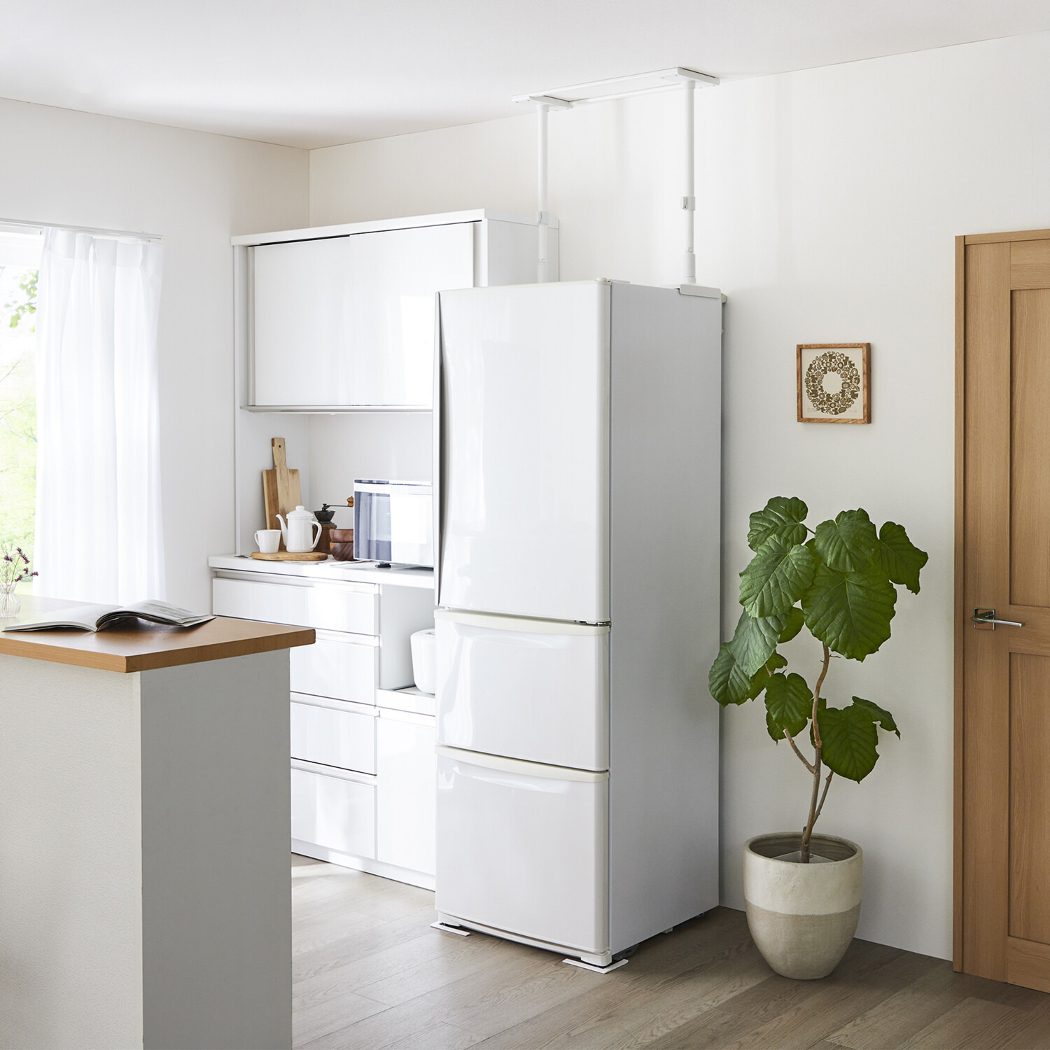 冷蔵庫専用 転倒防止ポール ＜６５ｃｍ幅＞