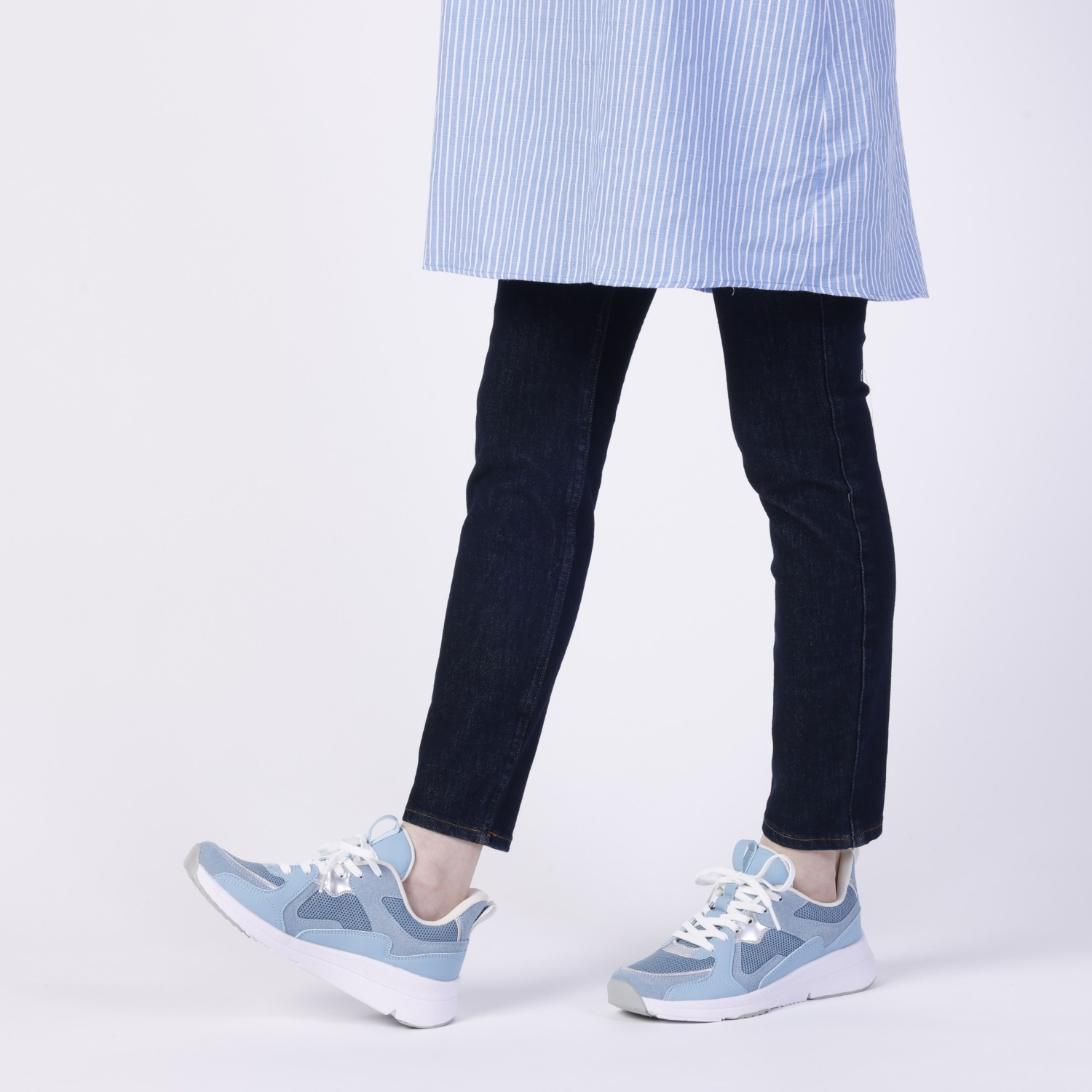 特殊インソールで血行よく 整体師が本気で考えた おしゃれな健康スニーカー ＜レディース＞