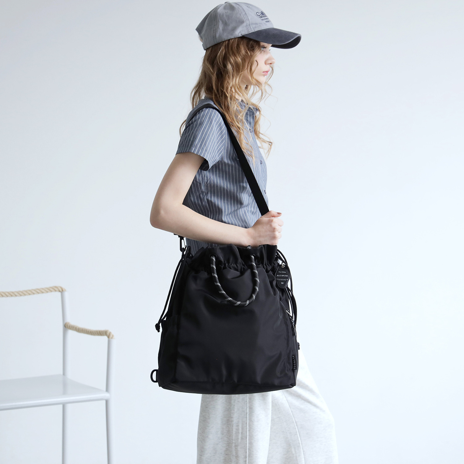 アルトローズ はっ水・軽量 チャーム付３ウェイバッグ “クラーク”