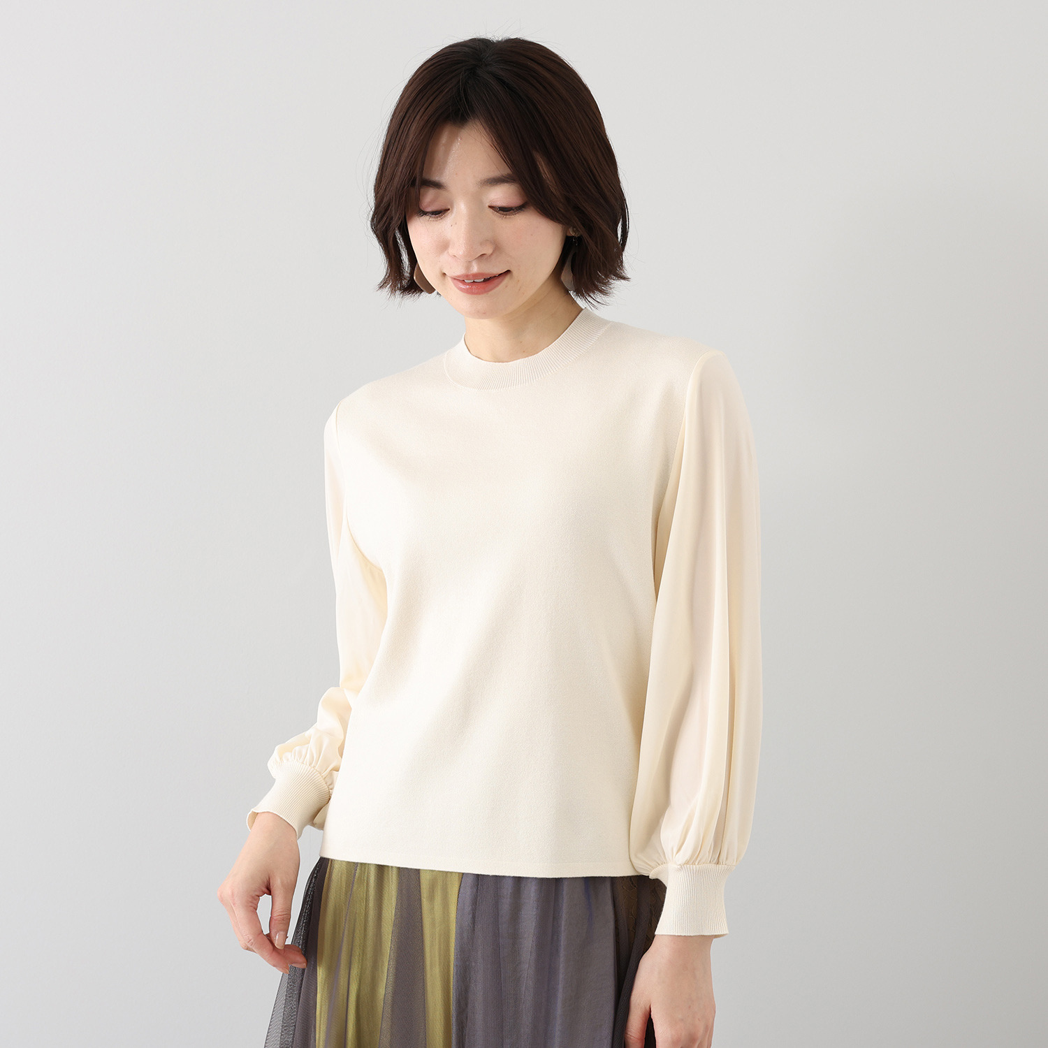 アトリエ　クース ほんのり透ける シフォンスリーブが さりげなくフェミニン ニットプルオーバー