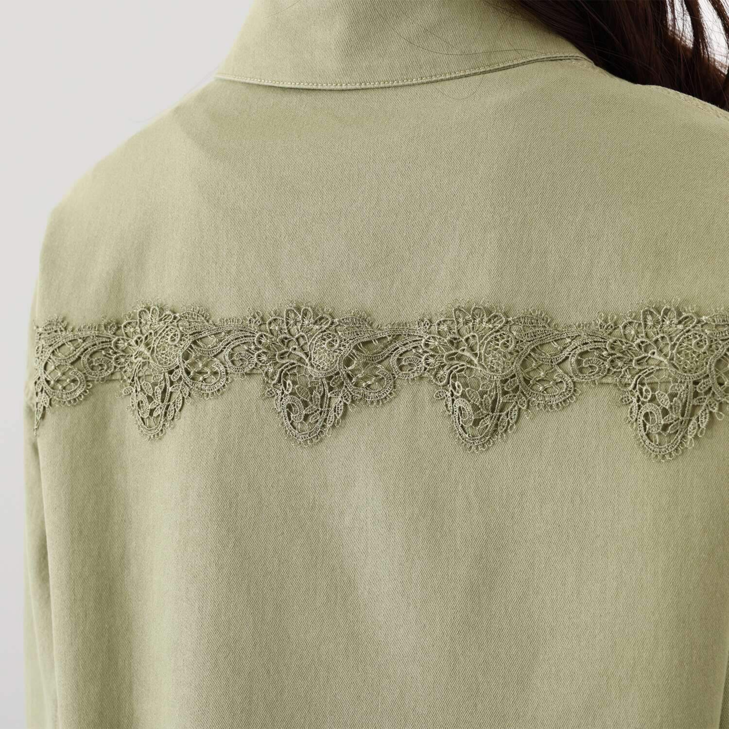 アトリエ　クース サイドリブ使いで ハッと驚く着心地に！ ライトデニムジャケット