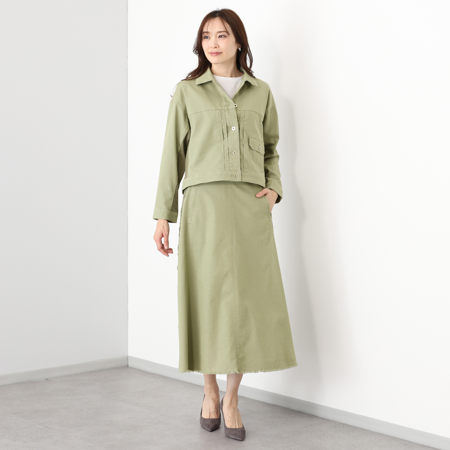 アトリエ　クース サイドリブ使いで ハッと驚く着心地に！ ライトデニムジャケット