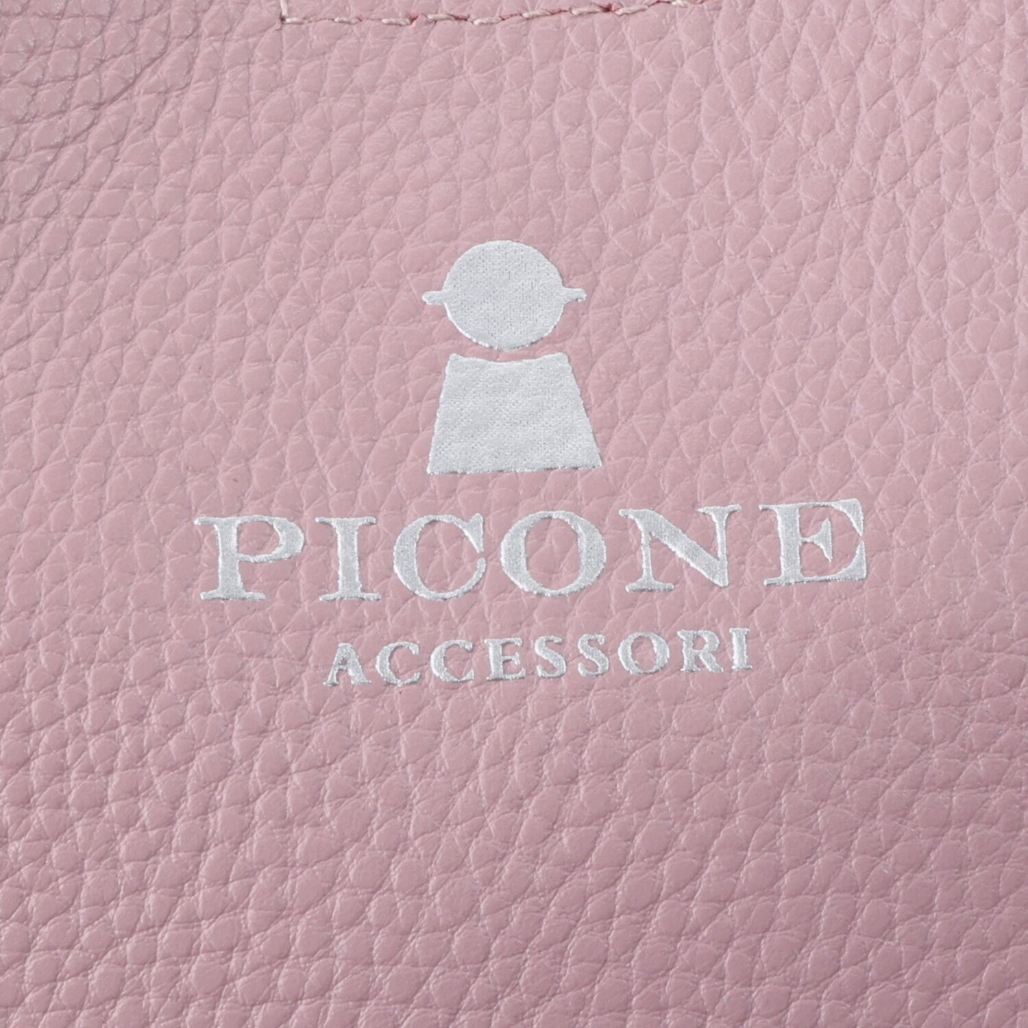 ピッコーネ アッチェッソーリ バンダナハンカチ付 牛革３層ショルダーバッグ